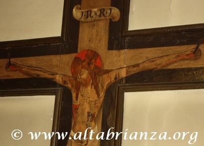 Crocifisso ligneo all'interno della chiesa di Sant'Eufemia