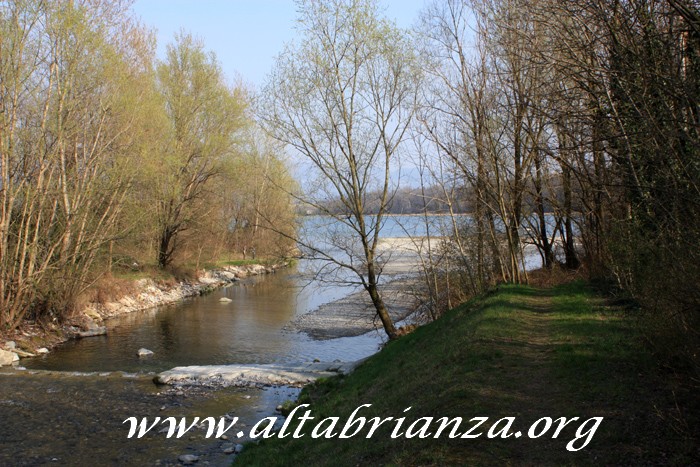 La foce del Lambrone nel lago di Pusiano