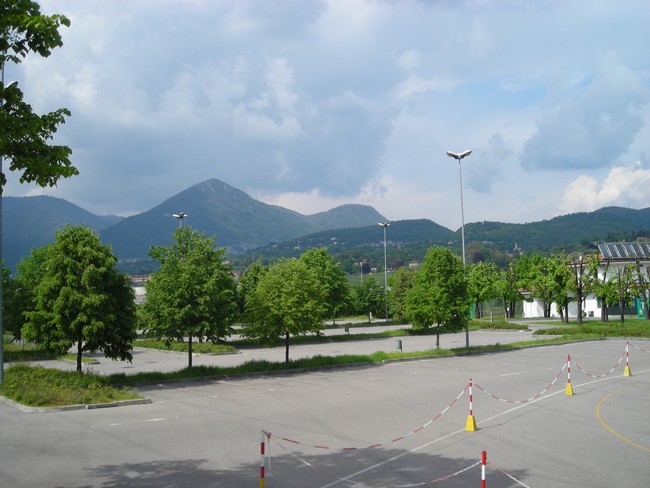Parcheggio del Centro Sportivo Lambrone