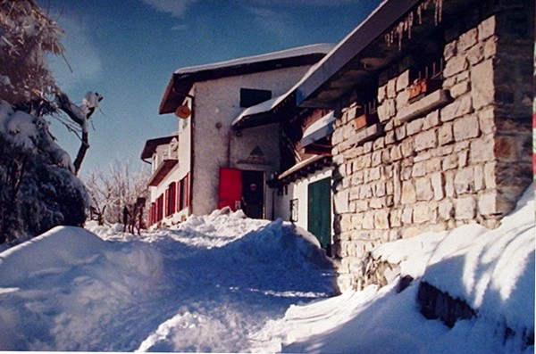 Rifugio Bollettone con la neve