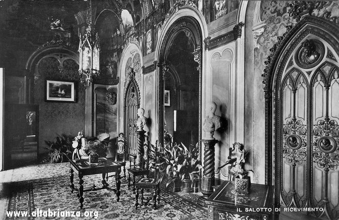 L'interno di villa Amalia in una foto d'epoca: il salotto di ricevimento