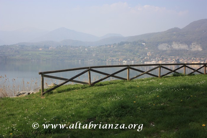Veduta del lago di Pusiano da Bosisio Parini