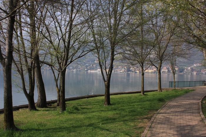 Passeggiata del lago di Pusiano da Bosisio Parini